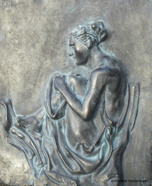 After bath  46x36cm  bronze   Bas-relief   ..  2006